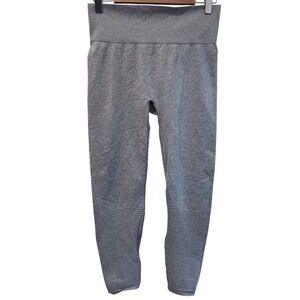 Fabletics Grey Seamless High Waisted Cropped Leggings Athleisure Workout Pants M